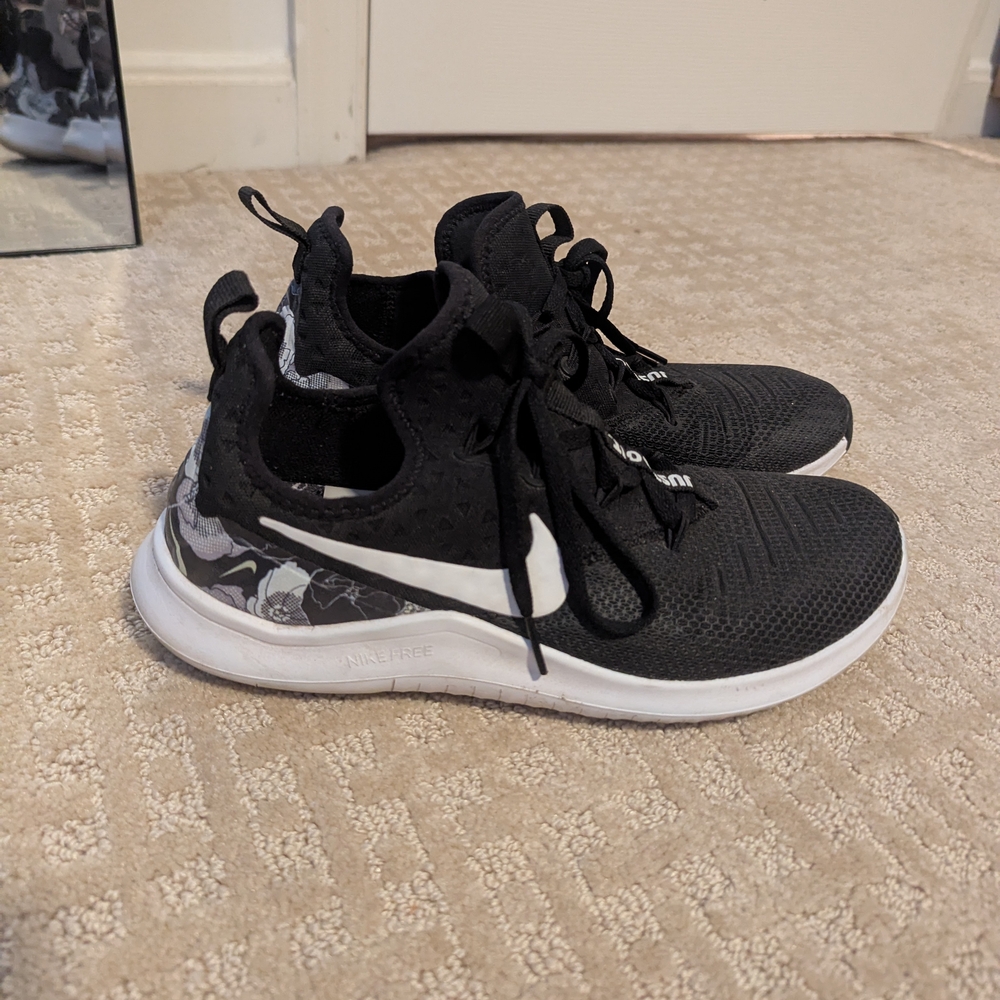 Nike Black and White Athletic Shoes